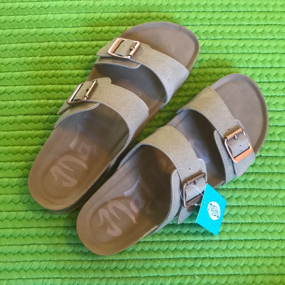 Taupe slides